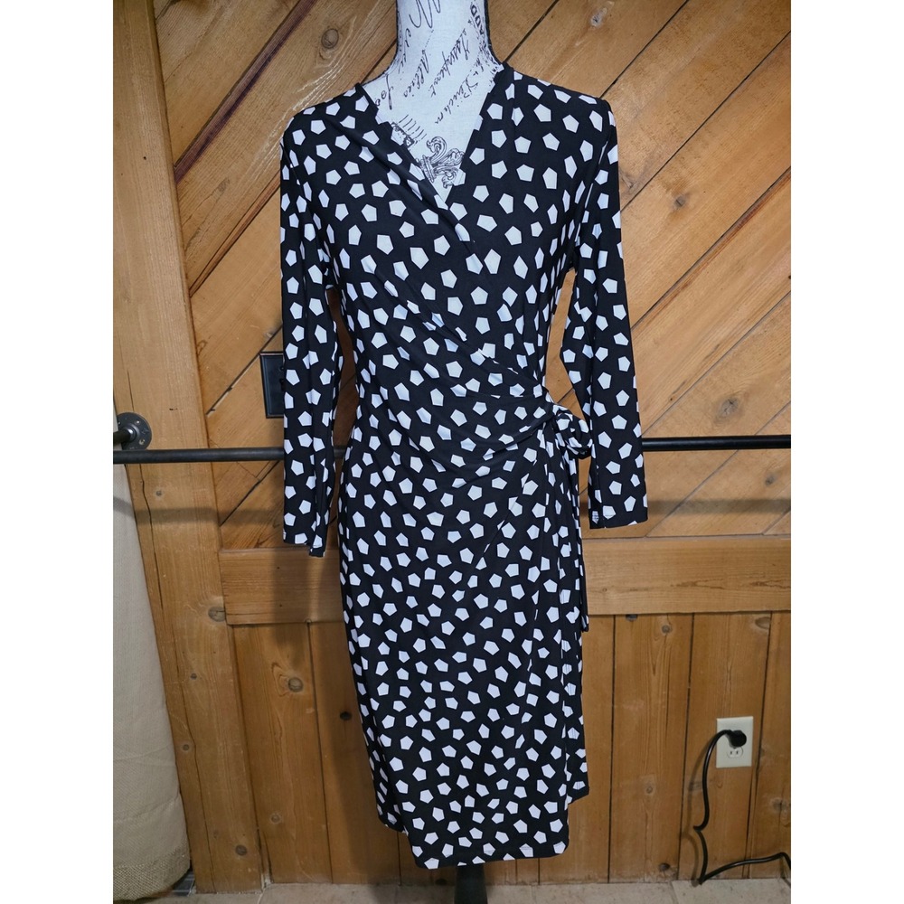 Black and White Geometric Pentagon Print Long‎ Sleeve Wrap Dress Knee Length